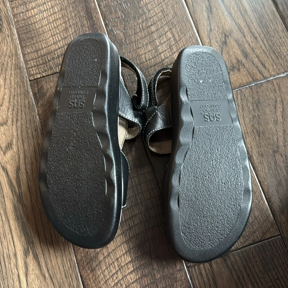 SAS sandals black buckle‎ Size 10 Narrow
